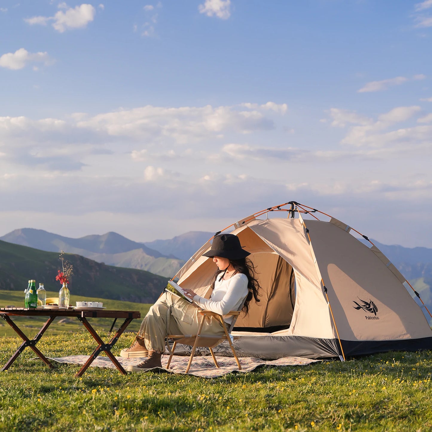 Pakicetus Portable 3-4 Person Instant Golden Tent